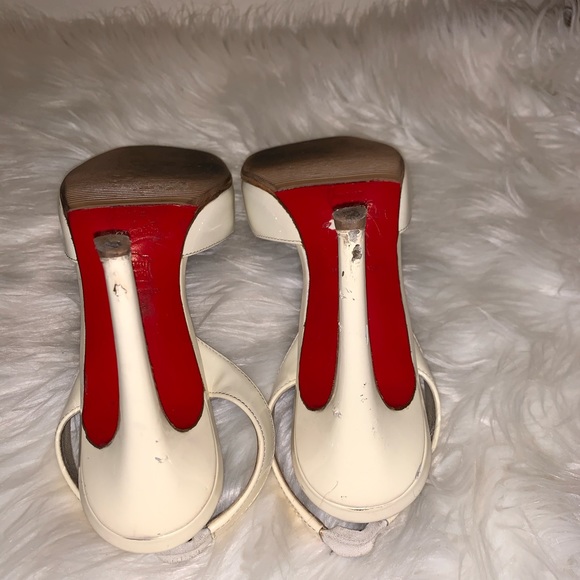 Christian Louboutin - Picture 7 of 8